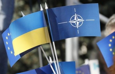 На референдуме о вступлении в ЕС 74% украинцев проголосовали бы "за", в НАТО — 63%