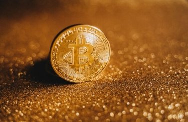 Курс биткоина рухнул после рекордного роста Курс биткоина рухнул после рекордного роста