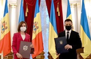 Майя Санду и Владимир Зеленский после подписания меморандума. Фото: ОП Майя Санду и Владимир Зеленский после подписания меморандума. Фото: ОП
