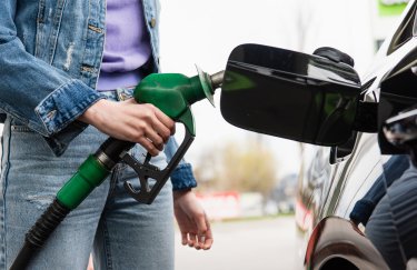 Цены бензина и ДТ на АЗС снова "подтянулись" вслед за повышением разрешенного максимума