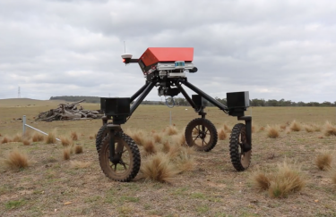 В Австралии разработали робота, вычисляющего и "убивающего" сорняки (видео)