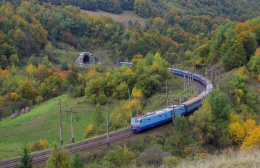 "Укрзализныця" планирует запустить поезд, курсирующий через "пять столиц"