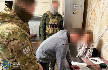 Фото: СБУ СБУ викрило в Міноборони схему розкрадання грошей на ремонті казарм, які так і залишились непридатними