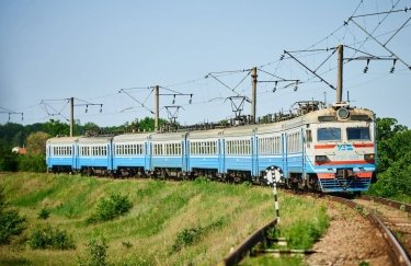 "Укрзалізниця" додала ранкові поїзди Запоріжжя - Дніпро та Чернігів - Славутич