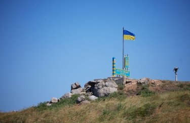Острів Зміїний, Одеська область, Чорне море, прапор України