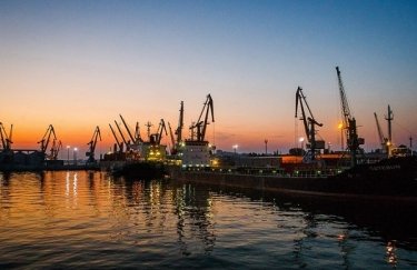 Из бердянского порта буксиры увели 5 судов с зерном — глава Запорожской ОВА