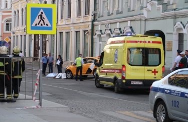 При наезде такси в толпу в Москве пострадал украинец — СМИ