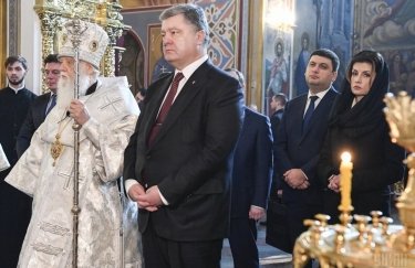 Порошенко призвал Раду поддержать создание поместной церкви в Украине
