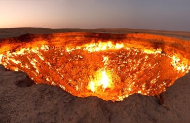 Газовый кратер в пустыне Каракумы появился в 1971 году