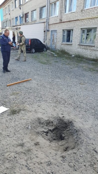 Фото 2 — Война на Донбассе: во время обстрелов ранен глава военно-гражданской администрации Счастья
