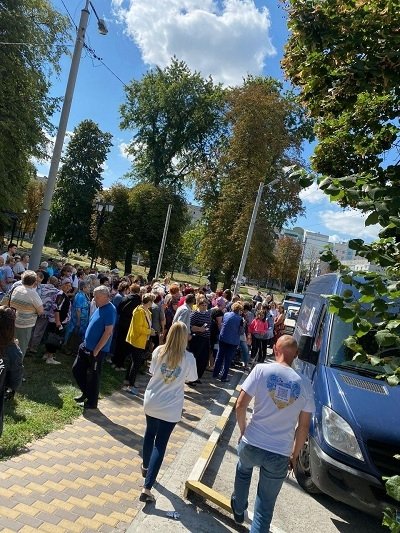 Фото 3 — "Ми допомагаємо тисячам українців, але рейдери намагаються перекрили нам кисень", – віце-президент Всеукраїнського благодійного фонду «Миру і Добра»