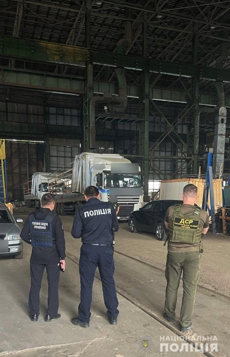 Фото 2 — В Киеве изъяли стекла из РФ на сумму более 9,5 млн грн: отдадут на восстановление домов в Буче и Ирпене