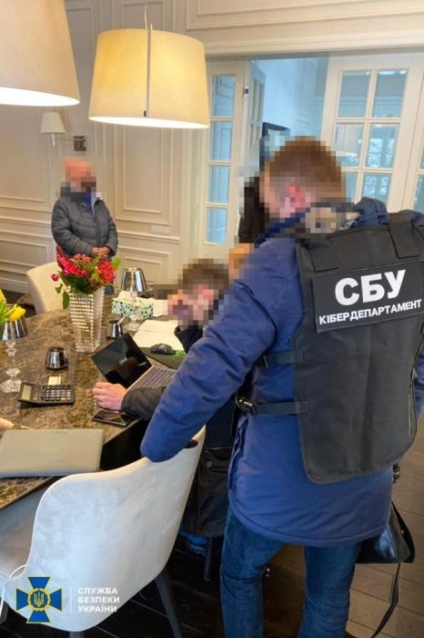 Фото 2 — В Украине прикрыли деятельность транснациональной хакерской группировки (ФОТО)