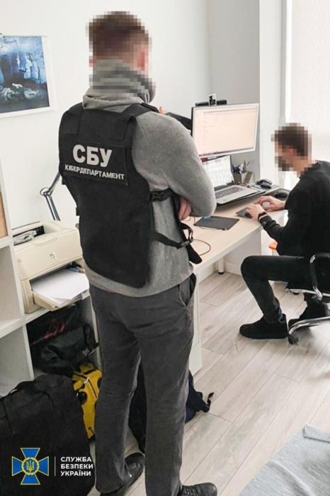 Фото 3 — В Украине прикрыли деятельность транснациональной хакерской группировки (ФОТО)