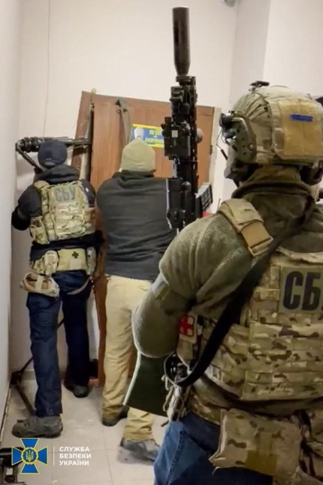 Фото 5 — В Украине прикрыли деятельность транснациональной хакерской группировки (ФОТО)