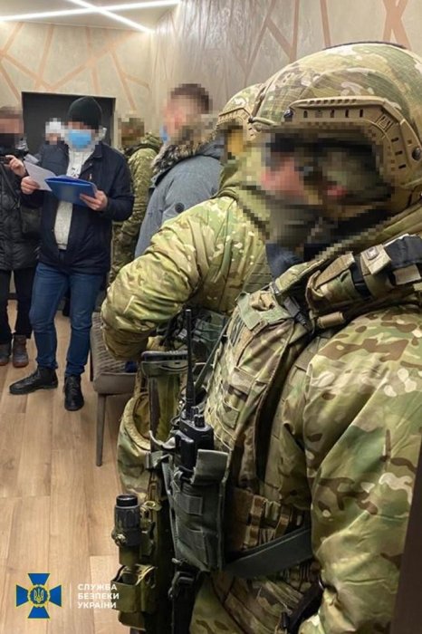 Фото 4 — В Украине прикрыли деятельность транснациональной хакерской группировки (ФОТО)