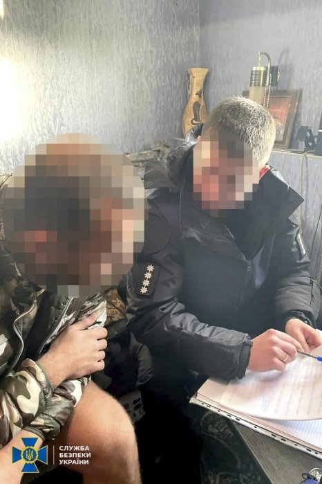 Фото 2 — СБУ задержала еще трех членов банды, под видом правоохранителей занимавшейся разбоем на Харьковщине