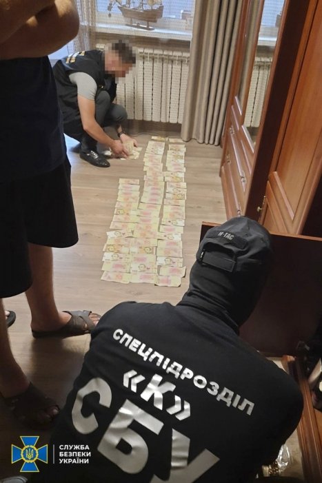 Фото 6 — В Кривом Роге задержали "смотрящего", банда которого 10 лет терроризировала бизнес (ФОТО)