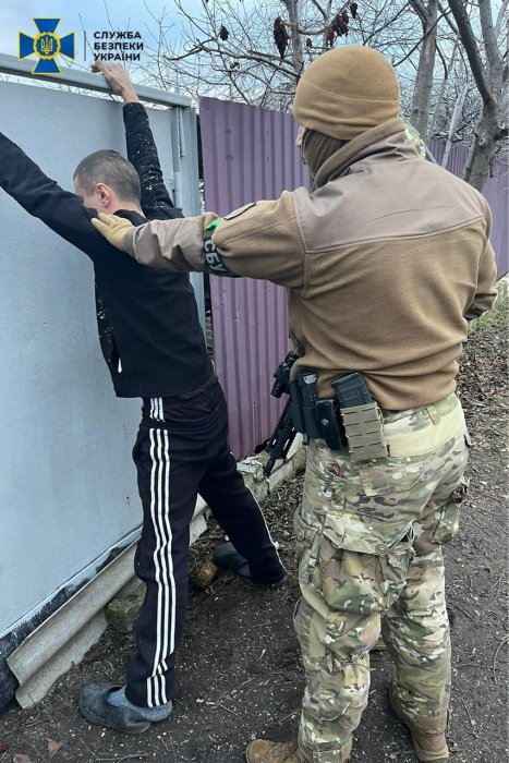 Фото 3 — В Харьковской области задержали мужчину, который помогал оккупантам вывозить украинское зерно в РФ