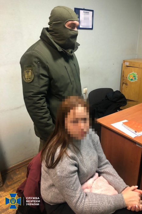 Фото 2 — В Киеве задержали коллаборантку, которая после деоккупации Харьковщины пыталась бежать в ЕС