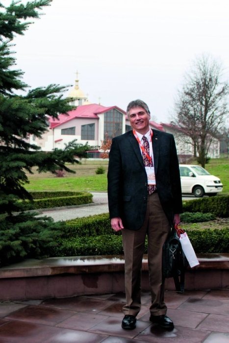 Фото 2 — Скоро ми навчимося лагодити організм людини ще до того, як він зіпсується, — Юрій Мончак