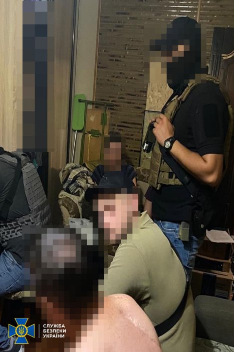 Фото 2 — В Николаеве арестовали двух агентов ФСБ, из-за которых обстрелами повреждены несколько заводов - СБУ