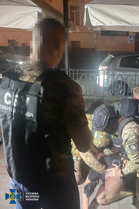 Фото 2 — В Полтаве задержан фитнес-тренер, который плевался в бойцов ВСУ