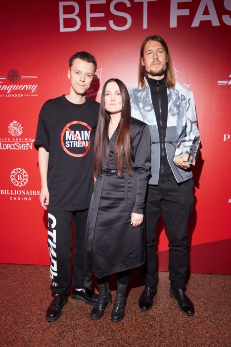 Фото 2 — Как дополненная реальность помогла фешн-бренду FINCH найти пустую нишу и стать пионером веб-показов с миллионными охватами