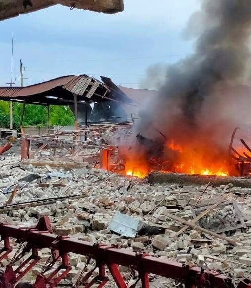Фото 2 — Российские военные уничтожили склад с зерном в Днепропетровской области