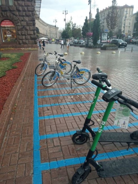 Фото 2 — Война двухколесных: Bikenow угрожает забирать самокаты Bolt со своих парковок в Киеве
