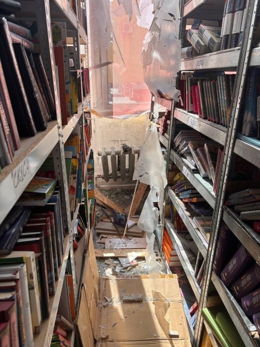 Фото 3 — Склад издательства "Наш Формат" разрушен в результате ночных обстрелов Киева