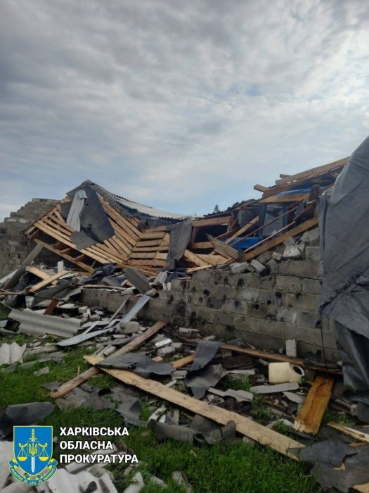 Фото 3 — Российские войска обстреляли детсад в Волчанске (ФОТО)