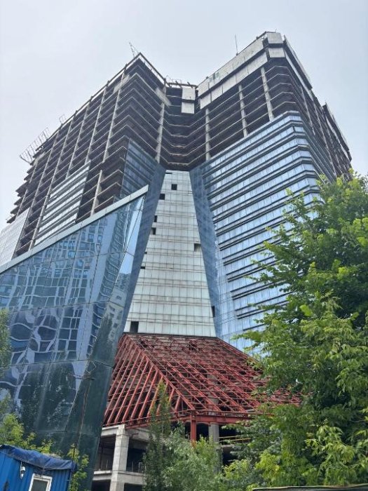 Фото 2 — "Короля недобудов" у Києві знову спробують продати: тепер ще на 275 млн грн дешевше