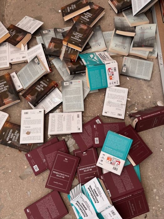 Фото 4 — Склад издательства "Наш Формат" разрушен в результате ночных обстрелов Киева