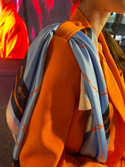 Фото 3 — Авиакомпания SkyUp решила "освежить" униформу стюардесс (ФОТО)