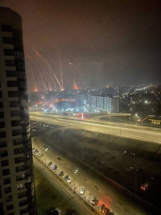 Фото 2 — Киев атаковали баллистическими ракетами — их сбила Противовоздушная оборона столицы