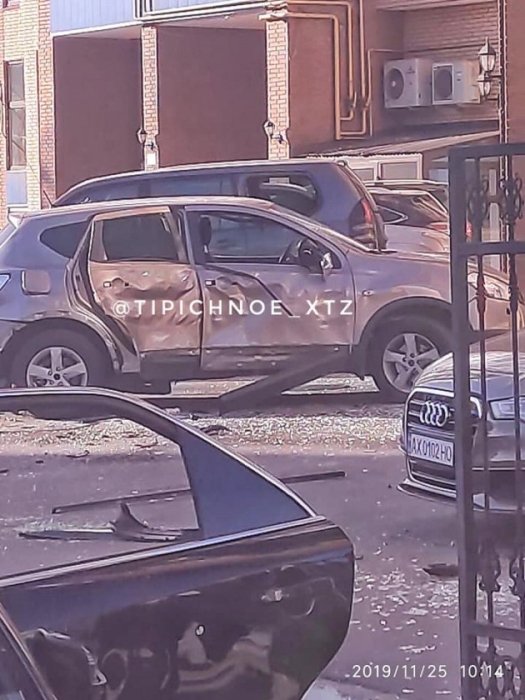 Фото 4 — В Харькове взорвалась иномарка, полиция объявила операцию "Перехват" (ФОТО)