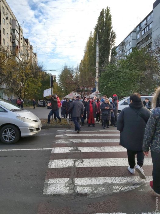 Фото 3 — Одесские предприниматели перекрыли дорогу в знак протеста против карантина (ФОТО, ВИДЕО)