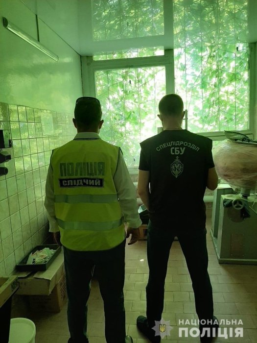 Фото 4 — Под Харьковом на спиртзаводе незаконно изготовили антисептики на 4 млн грн (ФОТО)