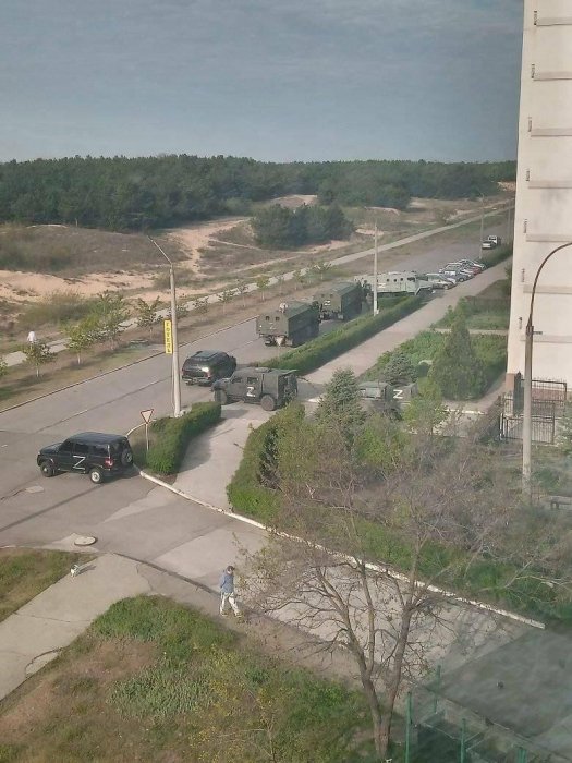 Фото 2 — Оккупанты вывозят награбленное имущество из Энергодара