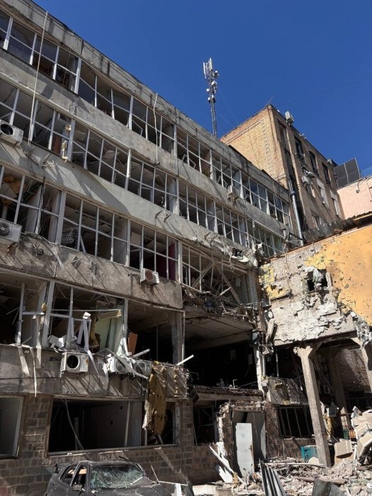 Фото 2 — Склад издательства "Наш Формат" разрушен в результате ночных обстрелов Киева