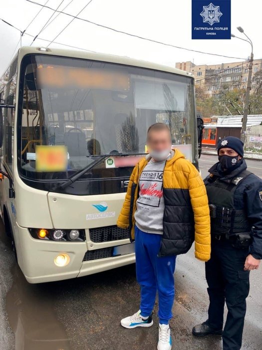 Фото 2 — В Киеве полиция поймала водителя маршрутки под кайфом (ВИДЕО)