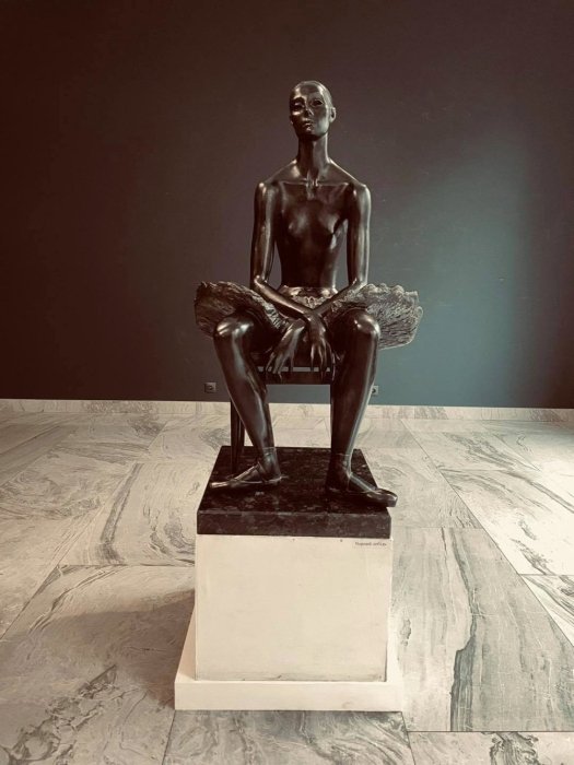 Фото 2 — За сколько ушел с молотка "Черный лебедь" — топ продаж торгов "Золотого сечения"