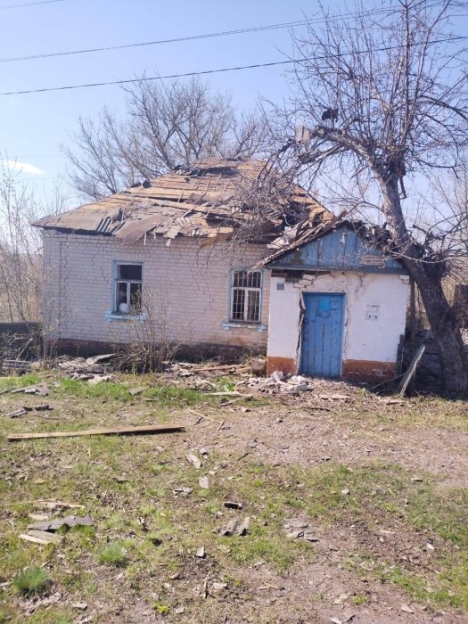 Фото 3 — Российские войска разрушили предприятие и повредили дом в Харьковской области