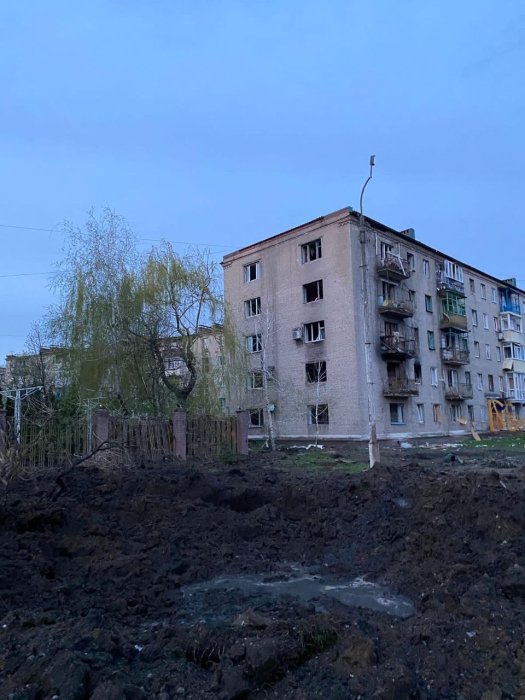 Фото 2 — Россияне ударили по Славянску в Донецкой области: в ОВА рассказали о последствиях (ФОТО)