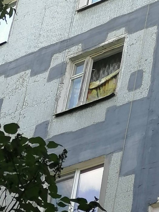 Фото 2 — Армия РФ нанесла ракетный удар по Запорожью: пострадали многоэтажки и школы