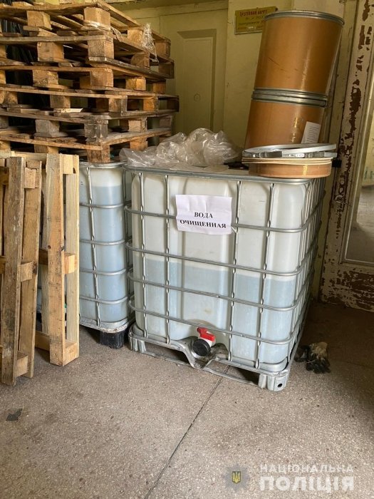 Фото 3 — Под Харьковом на спиртзаводе незаконно изготовили антисептики на 4 млн грн (ФОТО)
