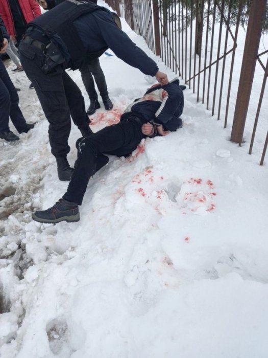 Фото 2 — "Мстил за отрезанные носы": В Первомайске задержали пьяного поджигателя "Эпицентра"
