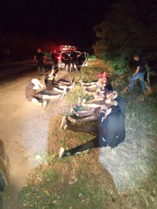 Фото 3 — Под Харьковом задержали 14 человек, устроивших нападение со стрельбой на автобус (ФОТО)