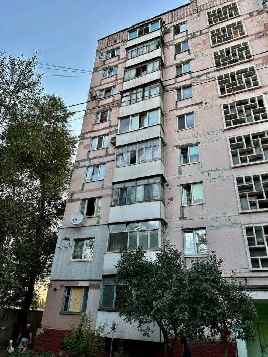 Фото 2 — Армия РФ атаковала Запорожье: повреждены 4 многоэтажки